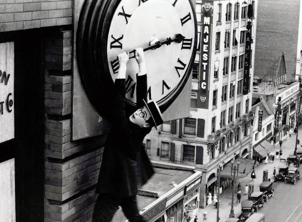 Harold-Lloyd-safety-last-clock.jpeg